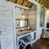 Отель Bay Shore Hut's Lembongan, фото 11
