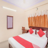 Отель OYO 10450 Breeze inn, фото 14