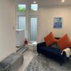 Отель Lovely 1-bed Apartment in Leeds, фото 2