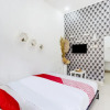 Отель Oemah Ratu Hostel Syariah by OYO Rooms, фото 20