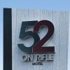 Отель 52 on Rifle Motel, фото 8