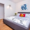 Отель Cozy Warm - 2BR Apt With King Bed - Steps From Byward Market, фото 4