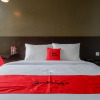 Отель RedDoorz Plus near Solo Baru, фото 18