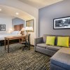 Отель La Quinta Inn & Suites by Wyndham Morgantown, фото 25