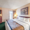 Отель Rodeway Inn & Suites - Charles Town, WV, фото 16
