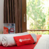 Отель Reddoorz Plus Near One Belpark Mall Cilandak, фото 8