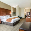 Отель Comfort Suites Meridian and I-40, фото 6
