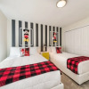 Отель Fun Town Home Storey Lake 10 Minutes From Disney! 4 Bedroom Townhouse, фото 4