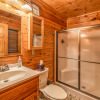 Отель Bear Essentials Lodge Hot Tub Game Room Steam Showers and Community Pool, фото 8