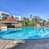 Отель Galveston Condo: 3 Community Pools, Walk to Beach!, фото 13