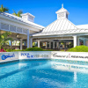 Отель Comfort Suites Paradise Island, фото 12