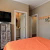 Отель Bottoms Up 4Br Home, фото 4