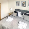 Отель Cedar House - Free Parking - York Holiday Home - Sleeps 12 With Sister Property, фото 5