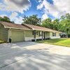 Отель Lovely Tomball Home < 1 Mi to Dtwn + Pool Access!, фото 18