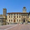 Отель Stunning Home in Arezzo With 5 Bedrooms, Jacuzzi and Wifi в Каполоне