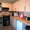 Отель Douglas House, near Hospital, attractive and comfy 2 bedroom House with enclosed yard to rear, фото 7