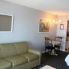 Отель Blue Water Beachfront Condo: 2 Mi to Skywheel!, фото 6