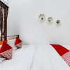 Отель Oemah Ratu Hostel Syariah by OYO Rooms, фото 11