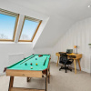 Отель Stylish House with Pool Table, Fast Wifi, Smart TVs with Netflix, Free Parking and Garden by Yoko Pr, фото 13