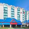 Отель Ramada by Wyndham Niagara Falls/Fallsview, фото 1