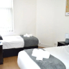 Отель Beautiful Two-bed Apartment With Driveway Parking, фото 15