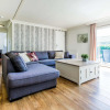Отель Detached chalet with dishwasher, on a holiday park, 8 km. from beautiful Hoorn, фото 3