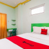 Отель RedDoorz Syariah @ Dinda Residence, фото 7