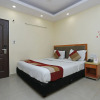 Отель OYO 5696 R Continental, фото 12