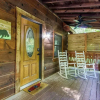 Отель Er96 - Squirrel's Leap - Great Location! Close To Town! 2 Bedroom Cabin by RedAwning, фото 10