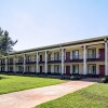 Отель Red Roof Inn & Suites Greenwood, SC, фото 1