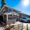 Отель Regency Inn & Suites, фото 1