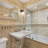Отель Central AC Updated 4 BR 4 5 BA Townhouse - Pool, фото 8
