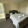 Отель Beautiful 3-bed Apartment in Swansea, фото 4