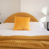 Отель Inviting 3-bed House in London, фото 14