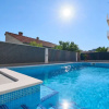 Отель M&M Holiday House with a Pool, фото 16