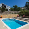 Отель Villa Avoca - Four Bedroom Apartment With Two Balconies and Swimming Pool ID Direct Booker 2124, фото 13