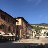 Отель Suite Carla Lovely Apartment in Pietrasanta Center в Пьетразанте