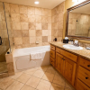 Отель Silverado Lodge - 1 BR Suite, King Bed & Pool View by RedAwning - Save 20% on 7+ Nights!, фото 12