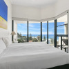 Отель Breathtaking views of Sunshine Beach - Unit 7/21 Park Crescent, фото 1