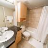 Отель Winnipeg Executive Suites - Polo Park, фото 7
