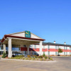 Отель Express Inn & Suites, фото 1