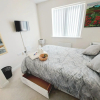 Отель Room in Guest Room - Double Room, Full Kitchen, Smart TV, Shared Bathroom in 3-bed Home, фото 11
