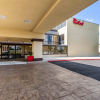 Отель Red Roof Inn PLUS+ & Suites Houston - IAH Airport SW, фото 1