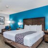 Отель La Quinta Inn & Suites by Wyndham Tomball в Томбале