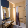 Отель La Quinta Inn & Suites by Wyndham Houston East at Normandy, фото 8