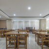 Отель OYO 1114 Hotel Denpasar Makassar, фото 20