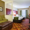Отель Comfort Suites Lake Charles, фото 40