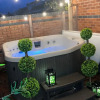 Отель The Cheshire Gathering - Hot Tub 8 Bedroom, фото 11