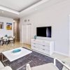 Отель Escape to a 2BD Apartment in the Heart of the City, фото 2