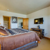 Отель Mountain Getaway w/ Deck < 1 Mi to Granby Ranch!, фото 15